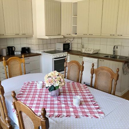 Egen Laegenhet I 2-Familjshus Pa Landet. Tierp Exterior foto