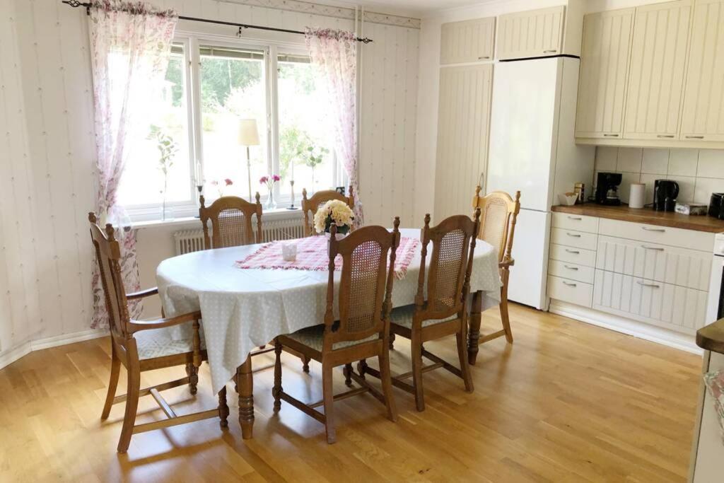 Egen Laegenhet I 2-Familjshus Pa Landet. Tierp Exterior foto