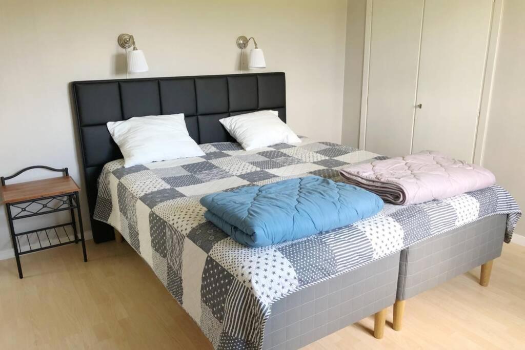 Egen Laegenhet I 2-Familjshus Pa Landet. Tierp Exterior foto
