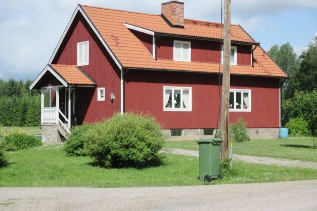 Egen Laegenhet I 2-Familjshus Pa Landet. Tierp Exterior foto
